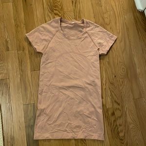 lululemon Swiftly tee